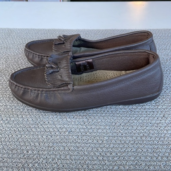 Vintage White Stag Brown Leather Tassel Loafers Size 7W - Picture 10 of 10